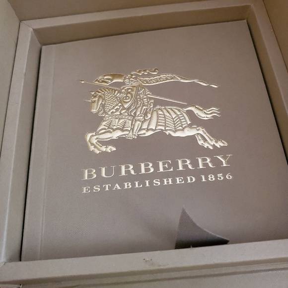 Burberry Special Edition Watch - Picture 4 of 6